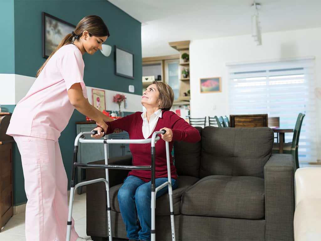 What to Look for When Hiring a Home Care Aide in Tarrant County